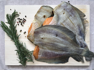 Японский деликатес: Камбала камчатская вяленая с икрой