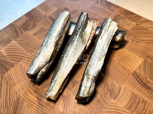 Кальмар щупальца (мелкие) холодного копчения: Корюшка вяленая (тушка)