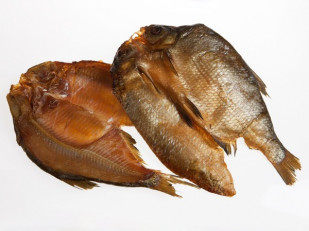 Судак вяленый: Карась холодного копчения